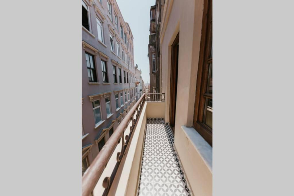 Galadoo Suites 3Rd Floor Стамбул Экстерьер фото