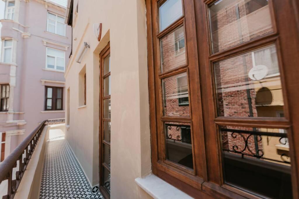 Galadoo Suites 3Rd Floor Стамбул Экстерьер фото