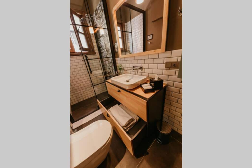 Galadoo Suites 3Rd Floor Стамбул Экстерьер фото